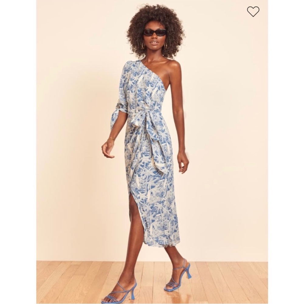 Reformation Rainey Dress in Bali - Picture 7 of 11